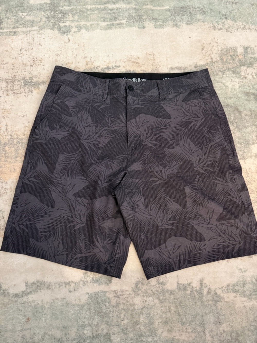 Goodfellow & Co Charcoal Gray Tropical Print Men’s Flat Front Shorts